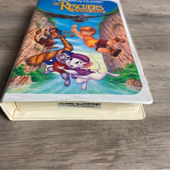 3 Black Diamond Disney VHS- Dumbo, the Fox & the Hound & Rescuers Down Under - Picture 9 of 12